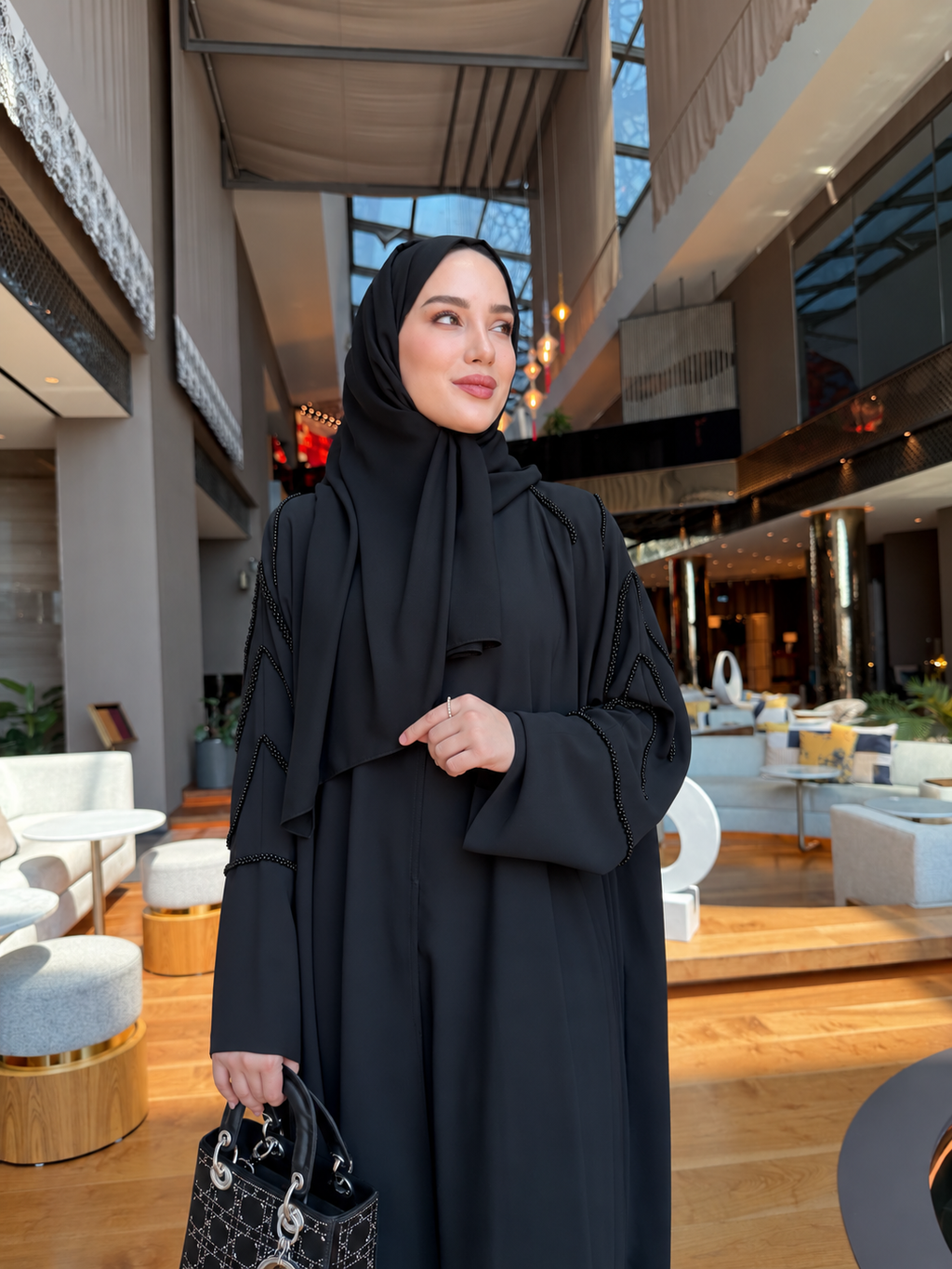 Mira Siyah Abaya