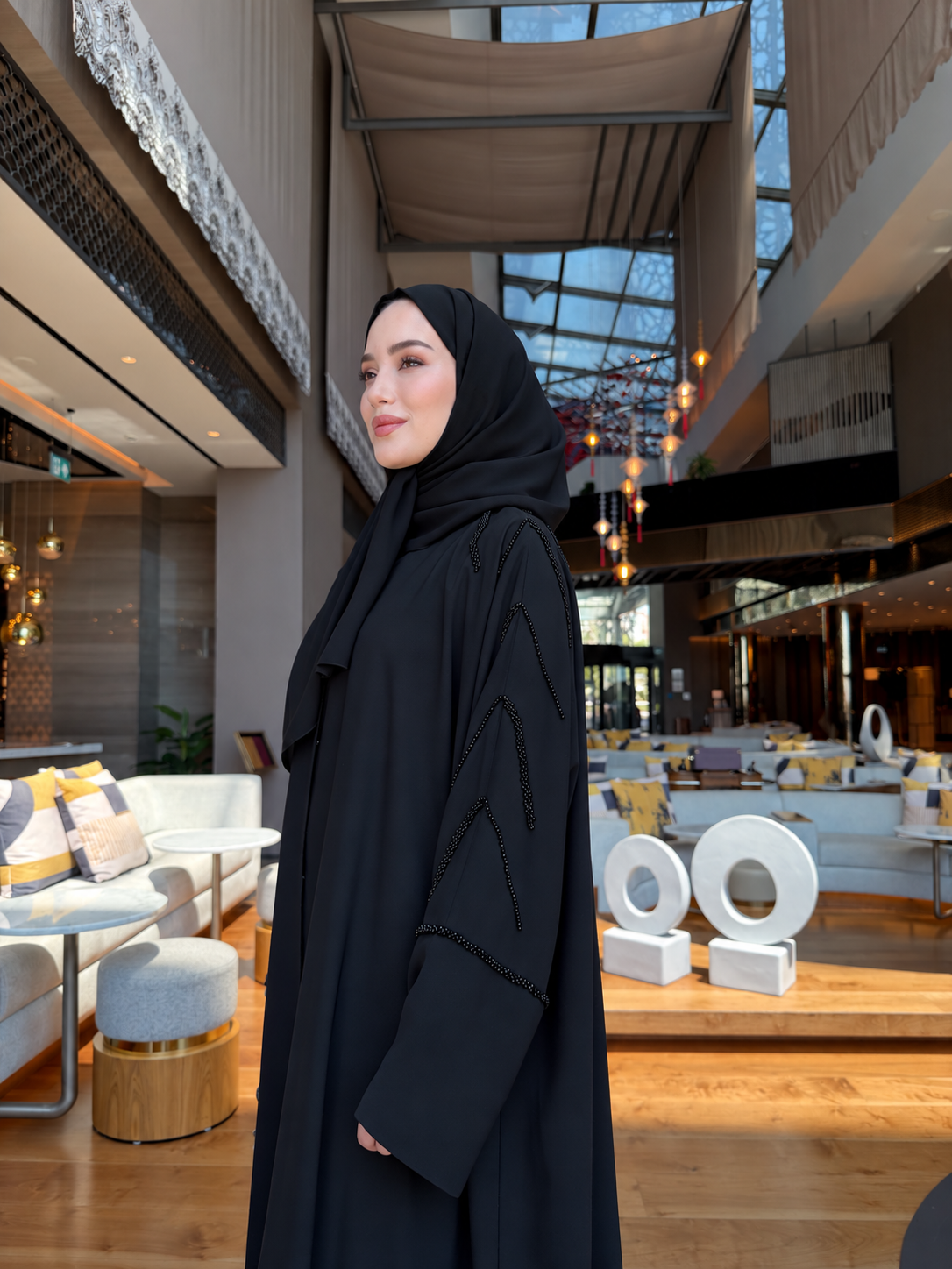 Mira Siyah Abaya