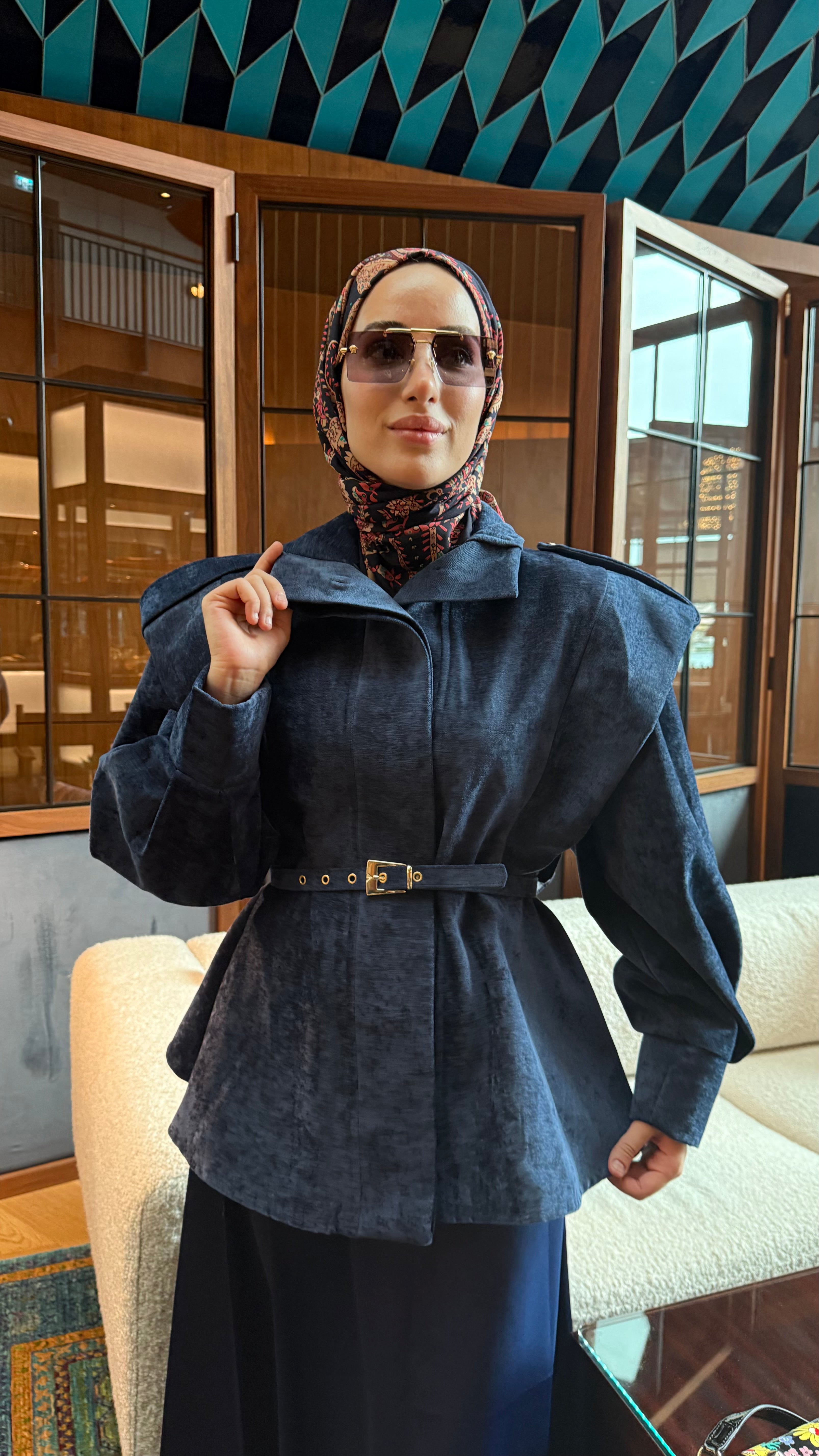 Velvet Aura Kemerli Kadife Ceket