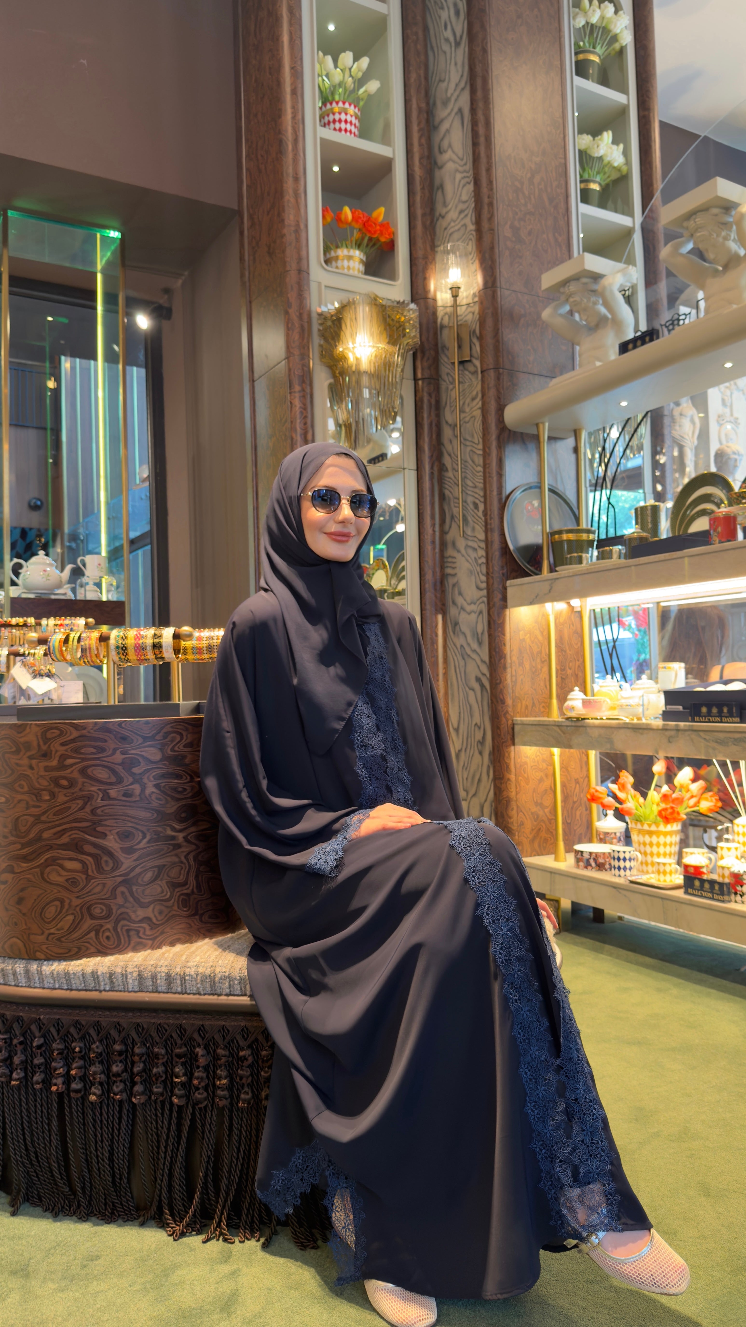 Dantel Abaya