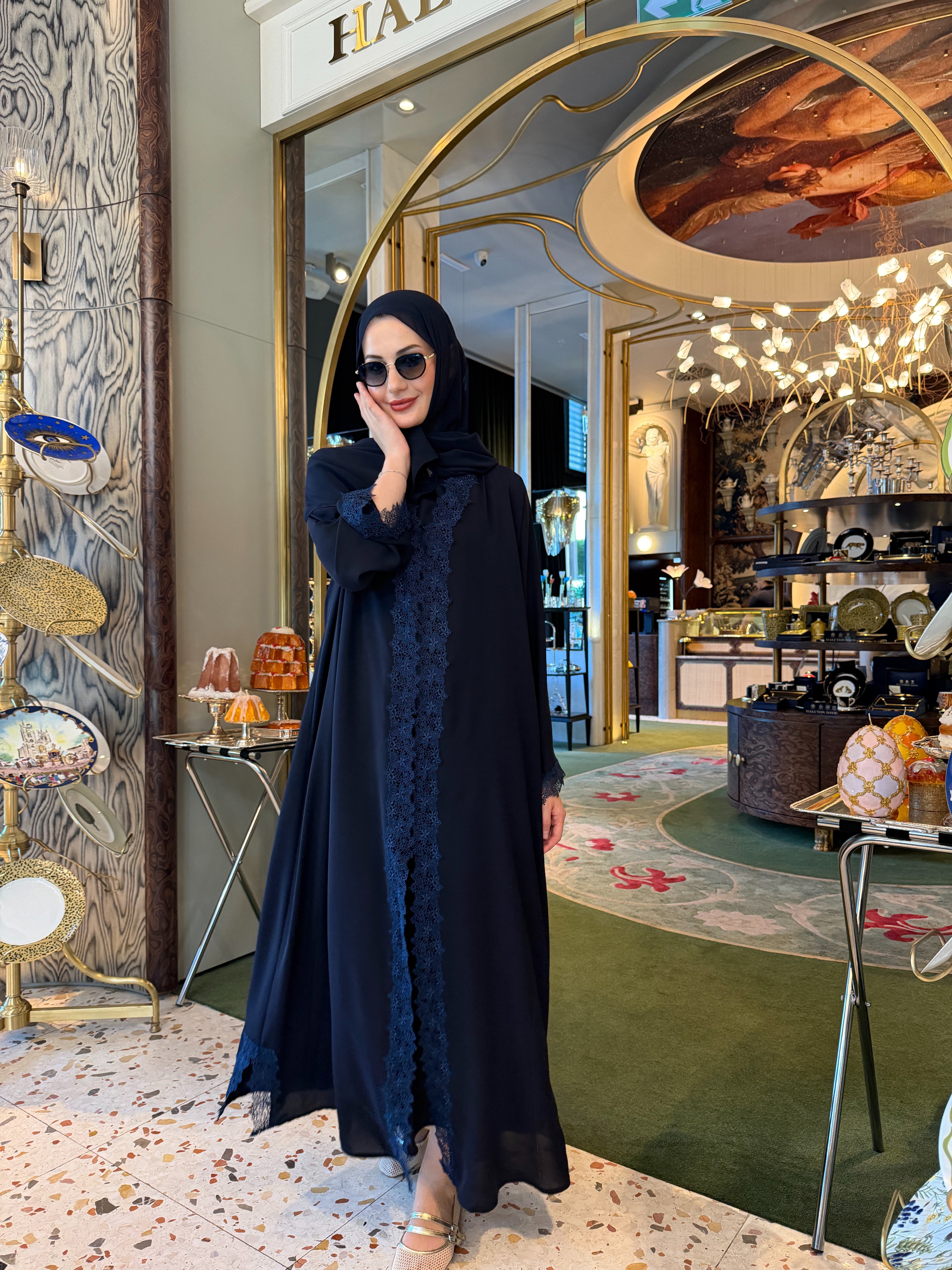 Dantel Abaya