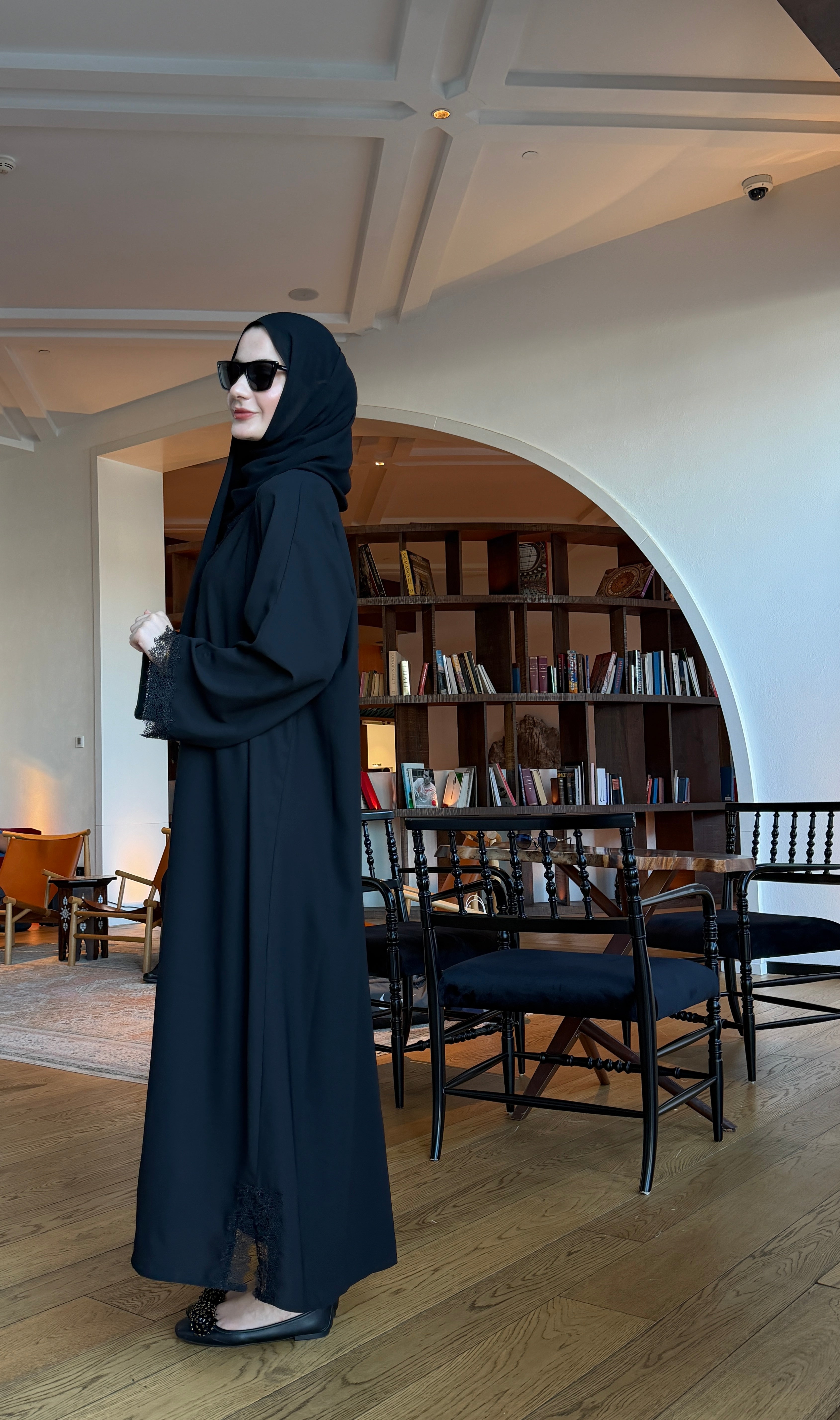 Dantel Abaya
