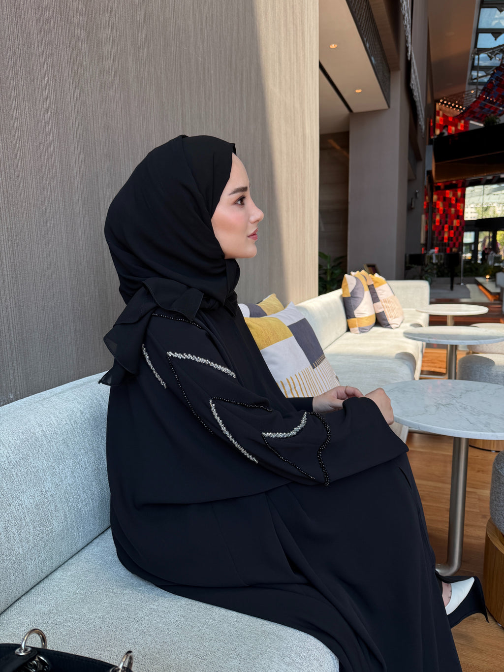 Mira Siyah Abaya