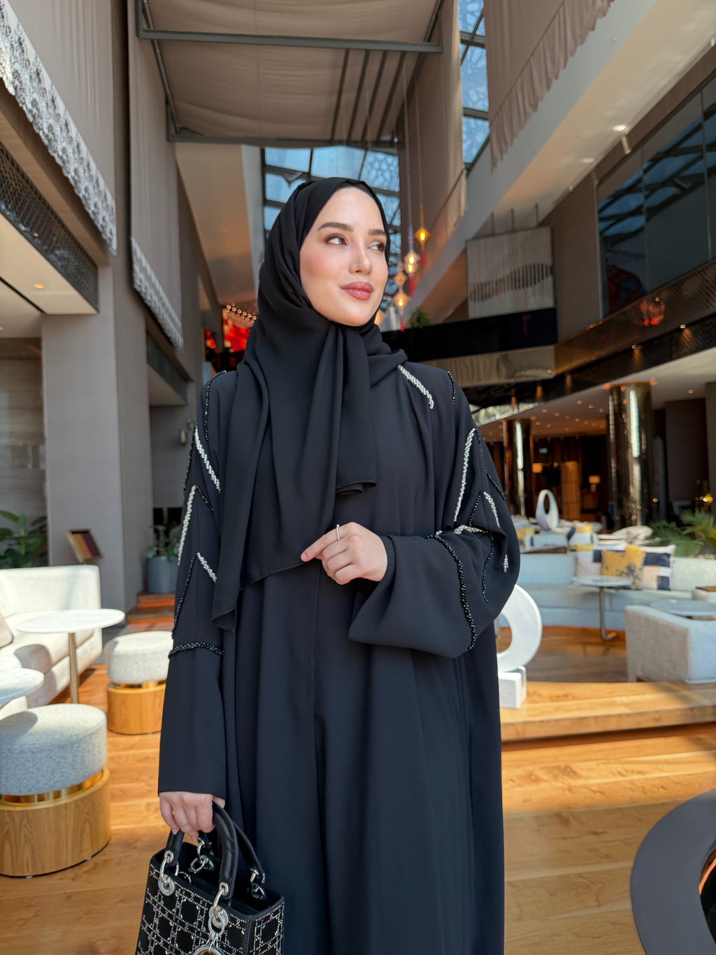 Mira Siyah Abaya