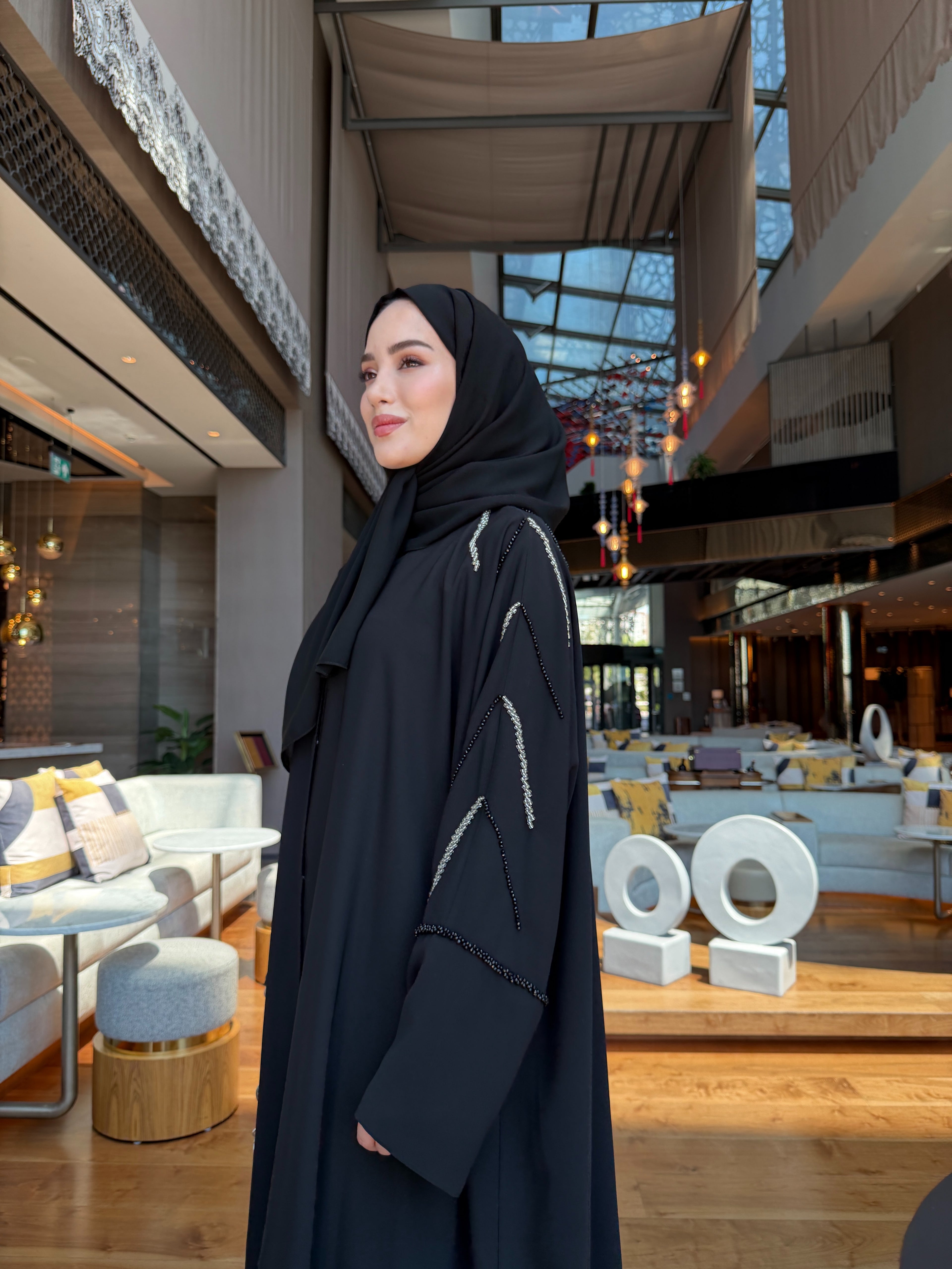 Mira Siyah Abaya