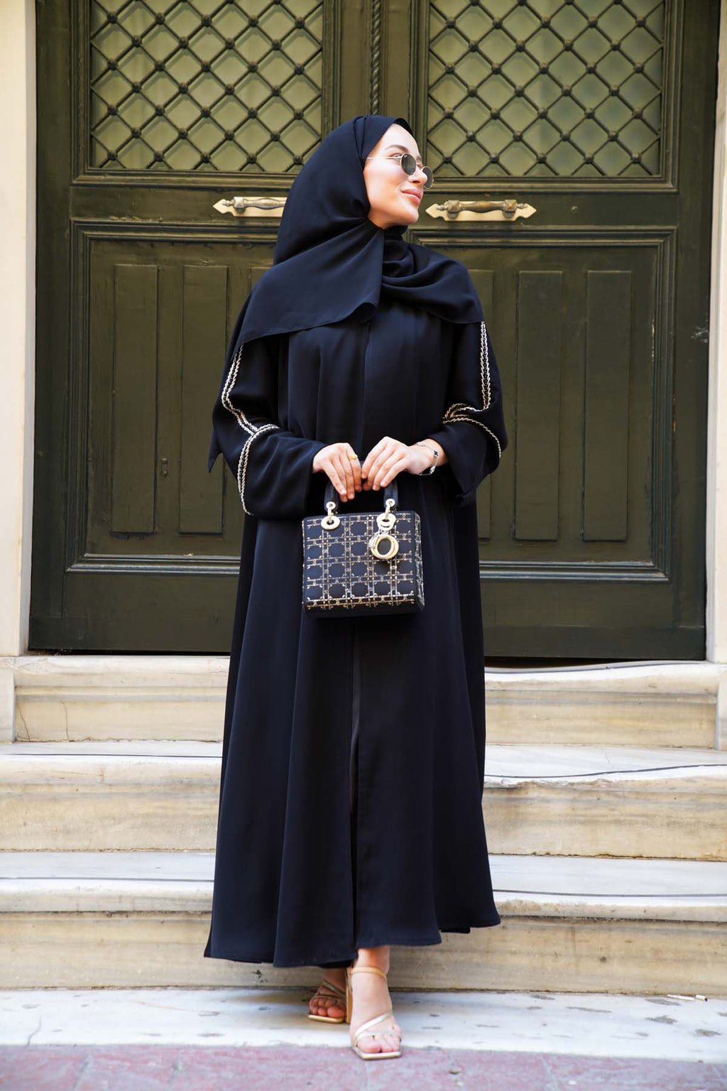 Lilyum Abaya