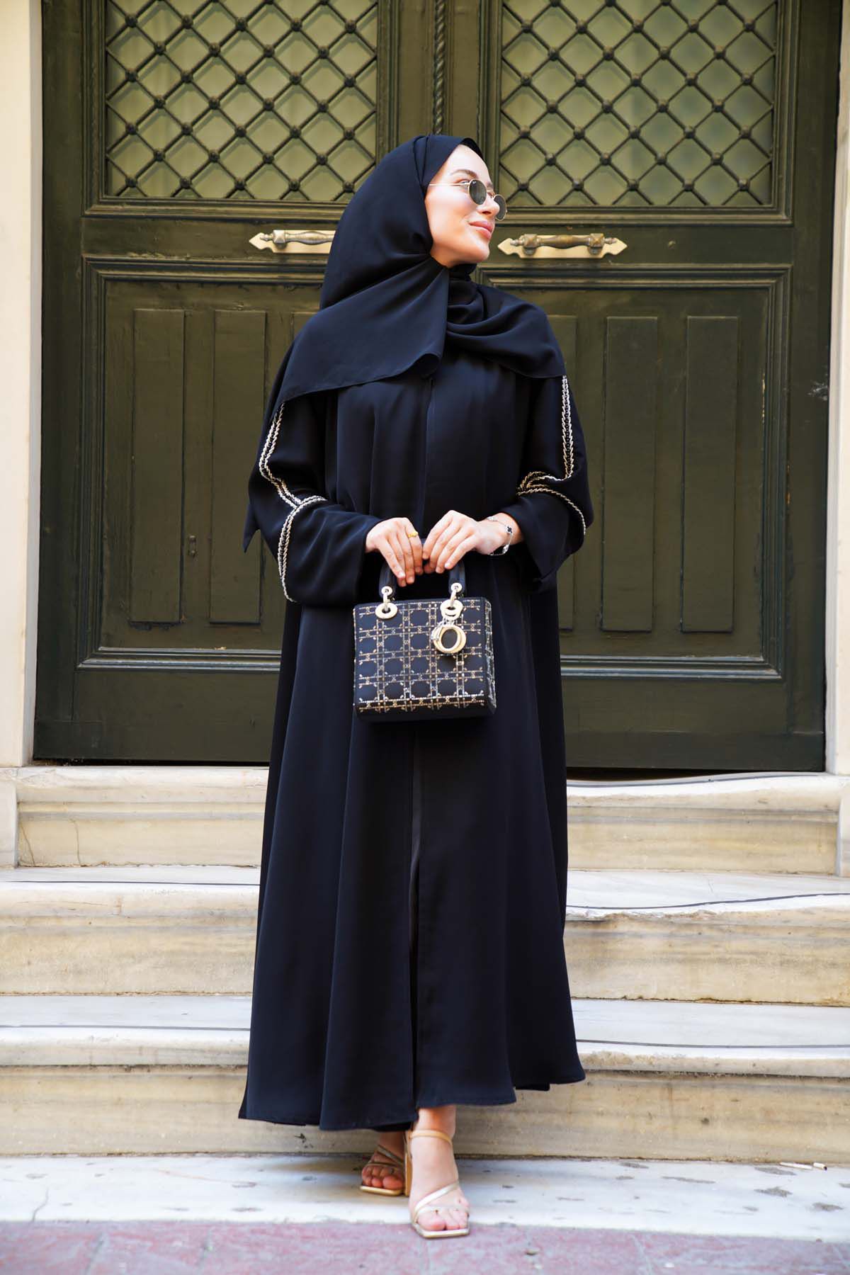 Lilyum Abaya