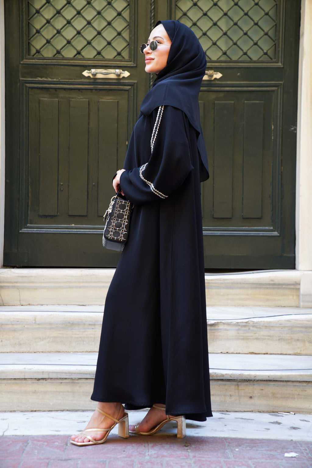 Lilyum Abaya