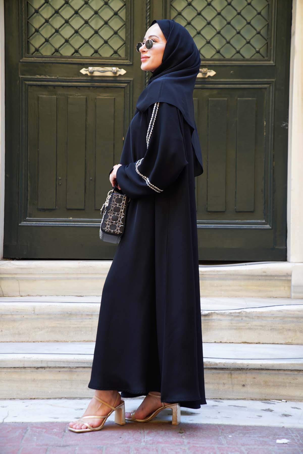 Lilyum Abaya