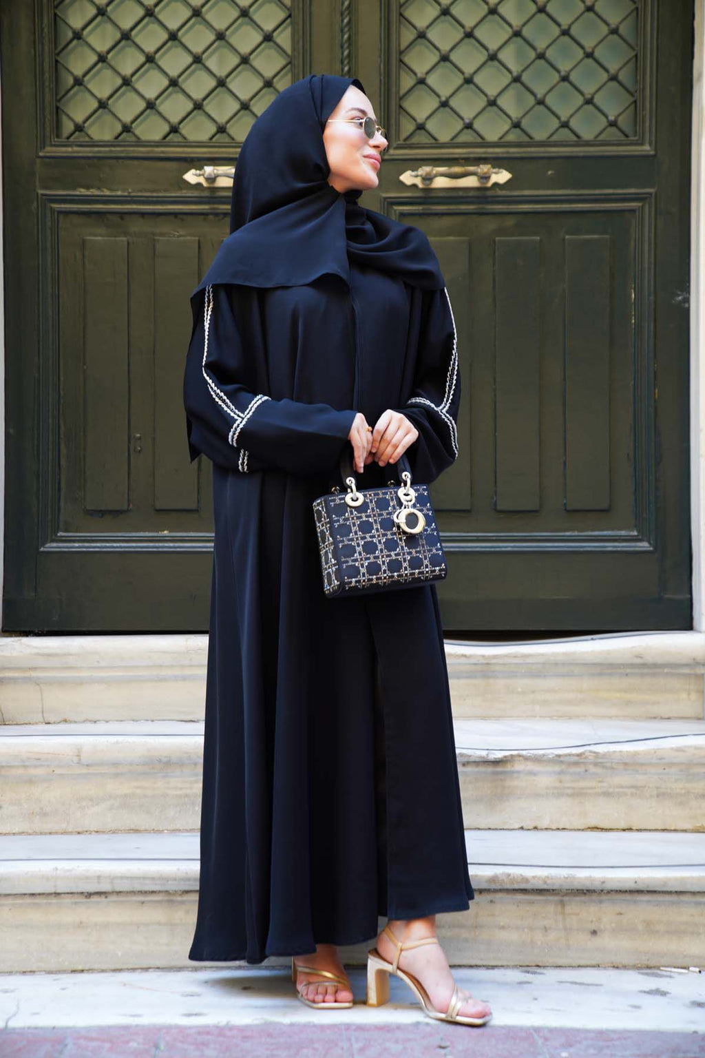 Lilyum Abaya
