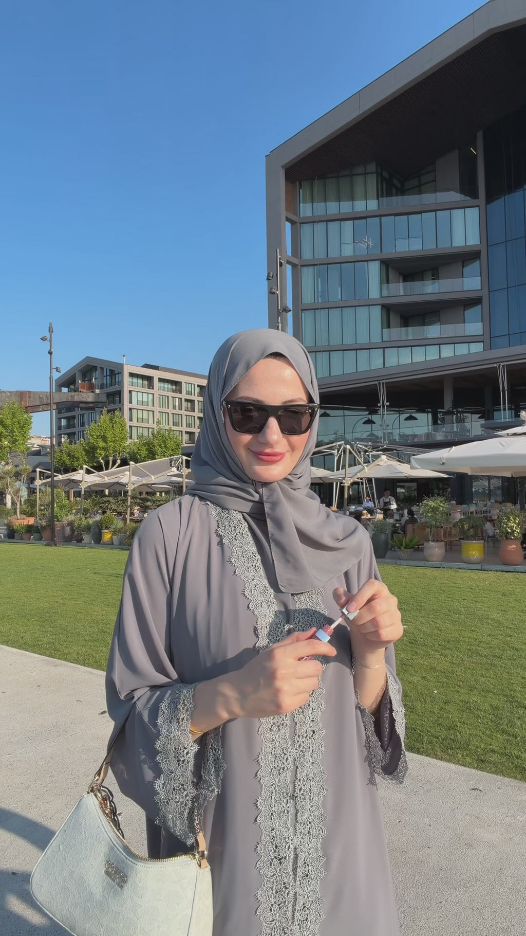 Dantel Abaya